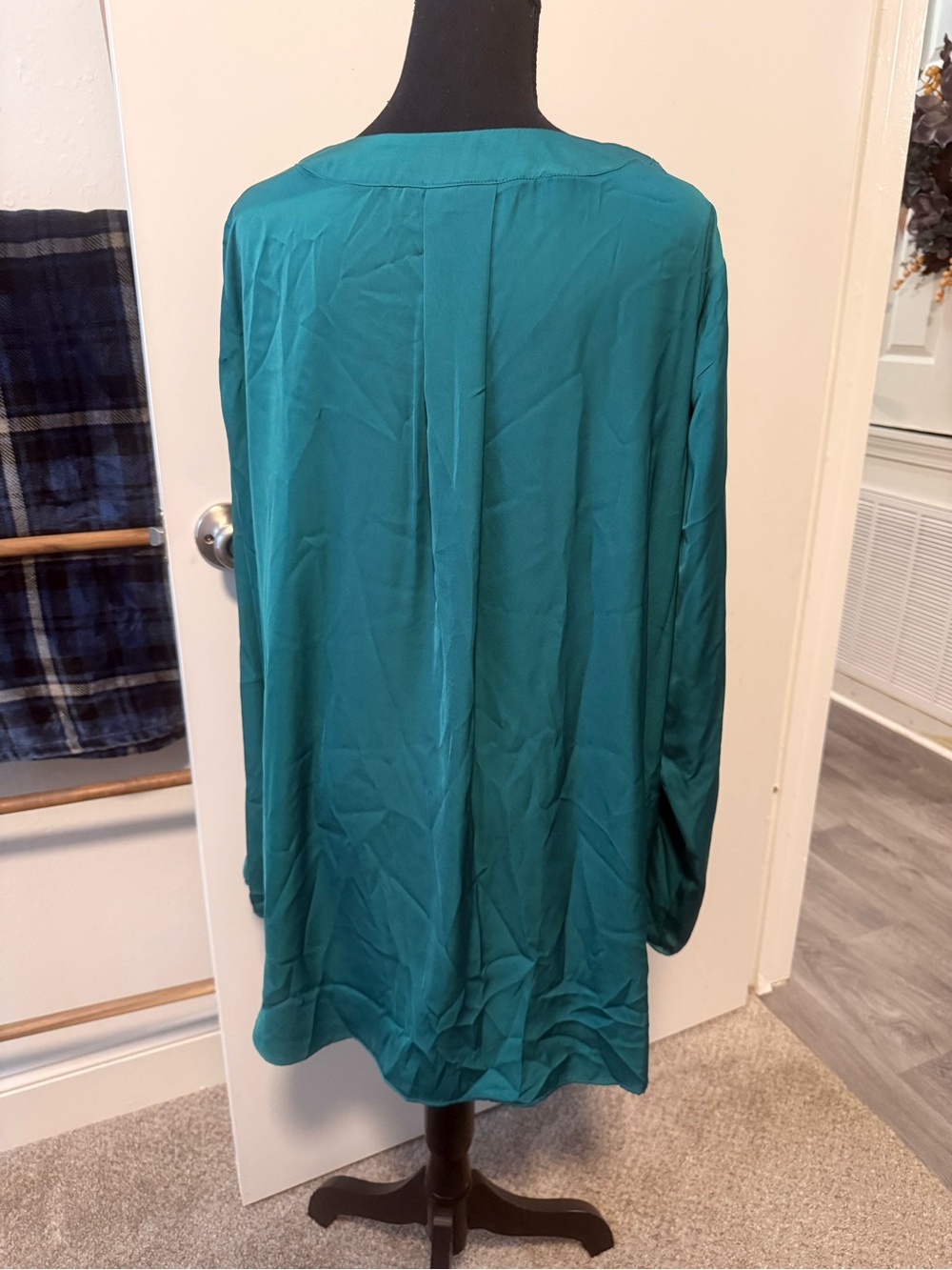 NWT V-Neck Teal Long-Sleeve Women's Blouse - Picture 3 of 5